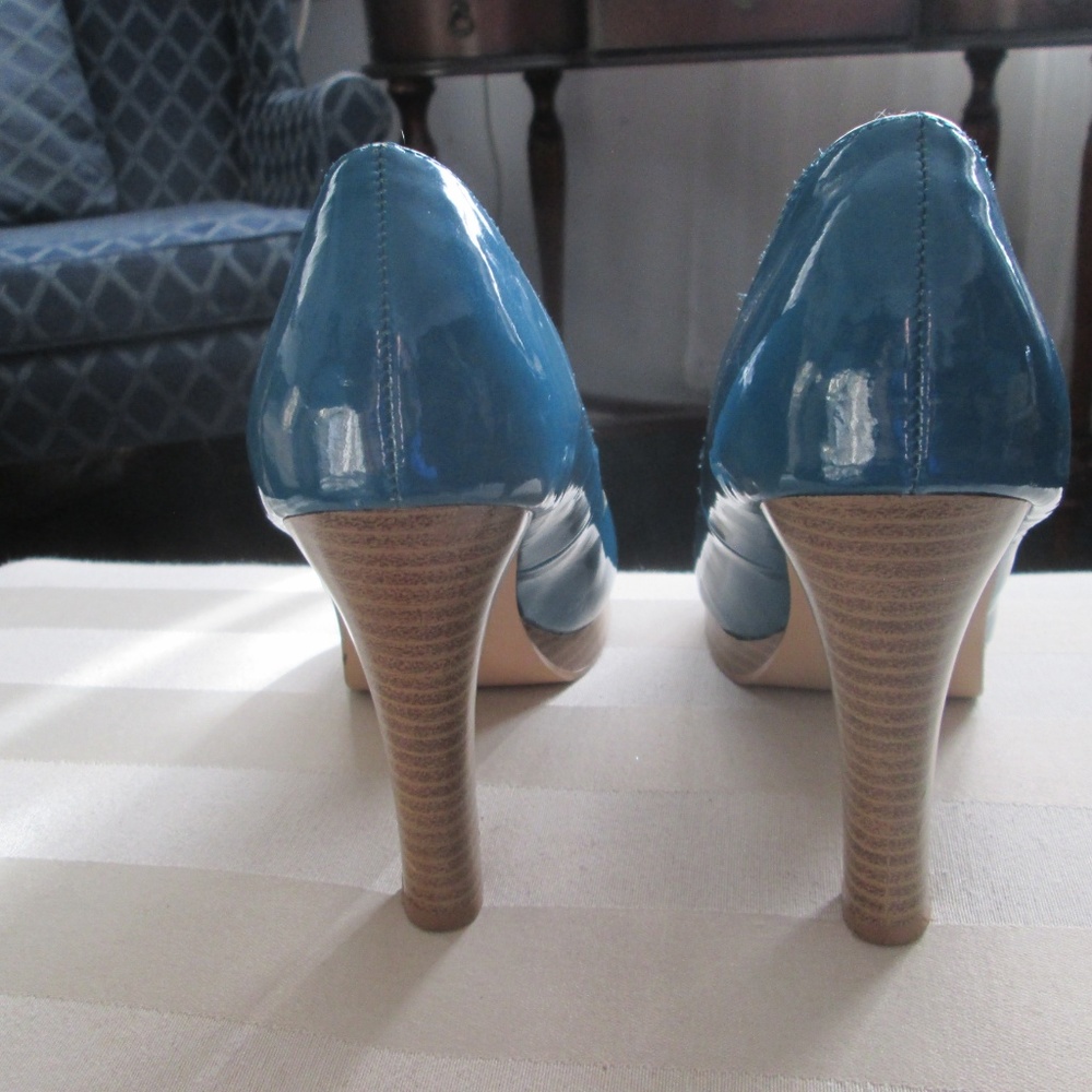 Charlotte Russe - Teal Blue Heels Size 8 - Picture 5 of 6